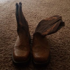 Justin's engraved boots